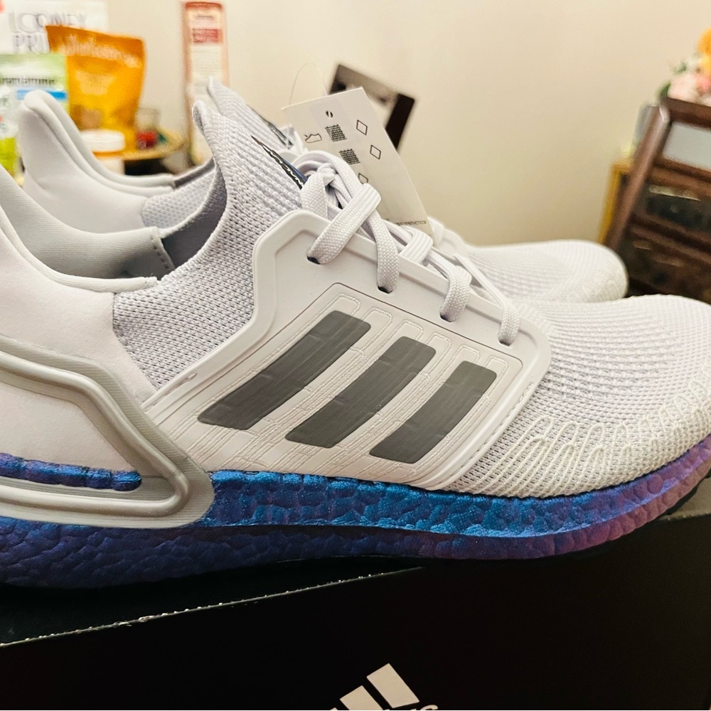 Adidas ultra boost 20 men’s size 10 us color white and blue